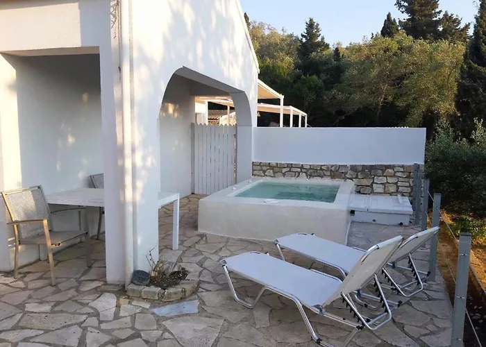 Bask In The Beauty Of Paxoi - Kirki's Summer Retreats With Private Jacuzzis Apartamento Ieromonachos