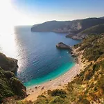 Διαμέρισμα Bask In The Beauty Of Paxoi - Kirki's Summer Retreats With Private Jacuzzis Ιερομόναχος