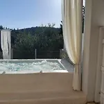 Bask In The Beauty Of Paxoi - Kirki's Summer Retreats With Private Jacuzzis Ιερομόναχος