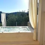Bask In The Beauty Of Paxoi - Kirki's Summer Retreats With Private Jacuzzis * Ιερομόναχος